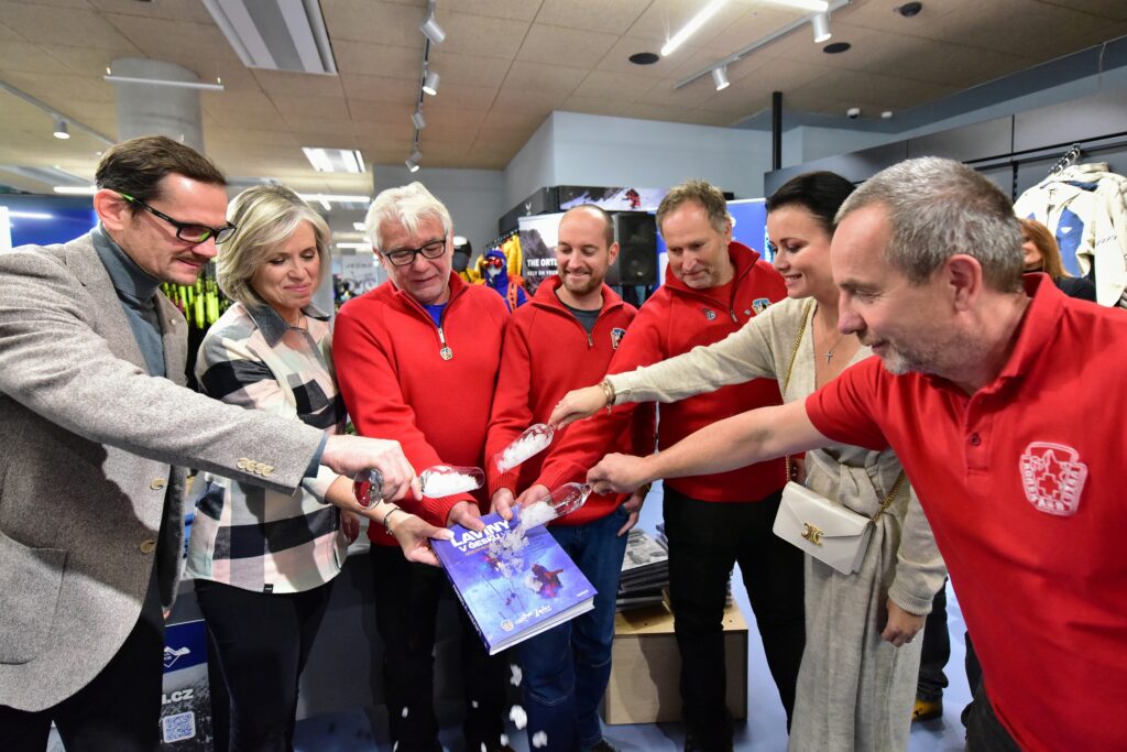 křest knihy Laviny v Česku